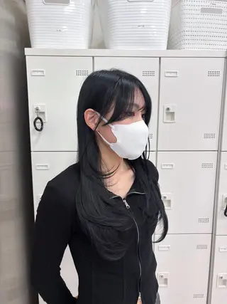 セミロング カラー 抜け感レイヤー︴ ニュアンスカラーのヘアスタイル