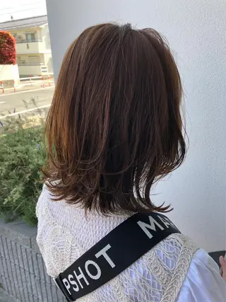 ミディアム あべ しおりのヘアスタイル