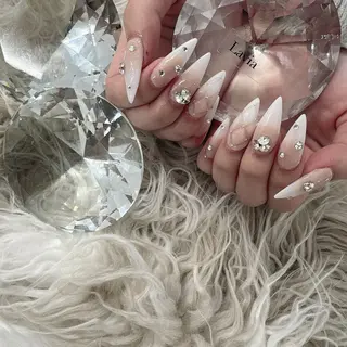 ネイル lavia🖤 ayumiのネイルデザイン