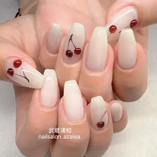 ネイル R inのネイルデザイン