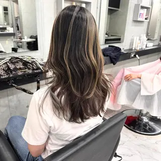 カラー Endearing 銀座/レイヤーカットのヘアスタイル
