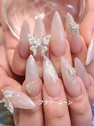 ネイル フラワー ムーンのネイルデザイン