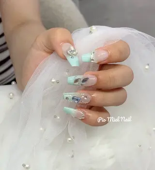 セミロング HANA 長さだしのネイルデザイン