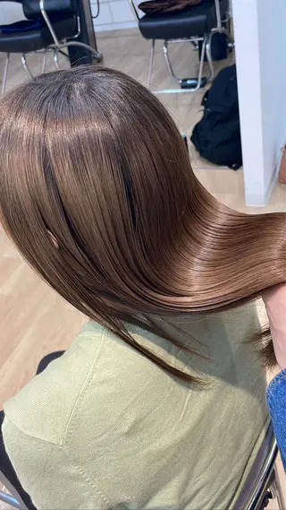 ミディアム Hina/カラー特化 /艶カラーのヘアスタイル
