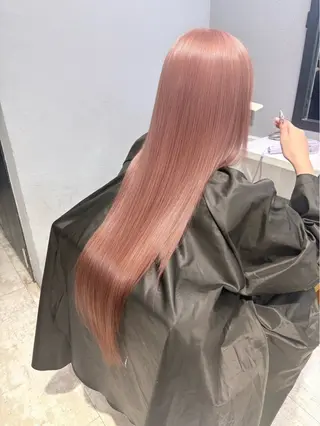 カラー ハイトーン GiseL AIRIのヘアスタイル