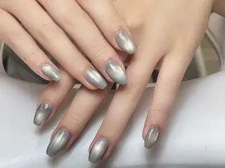 ショート トゥ ヒェンのネイルデザイン