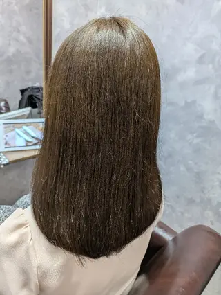 セミロング カラー 佐藤 璃咲のヘアスタイル