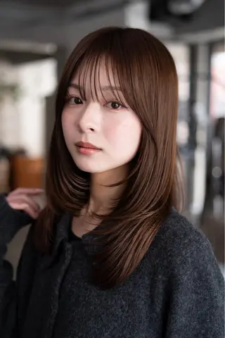 セミロング カラー まとまるレイヤー カット/透明感カラーのヘアスタイル