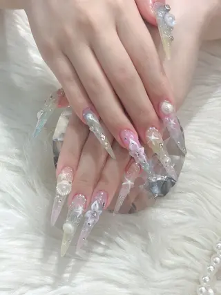 ロング ベスティオーラ 花香のネイルデザイン