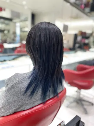 ミディアム カラー 上杉 梨緒のヘアスタイル