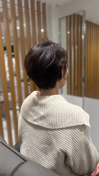 ショート 白土 さくらのヘアスタイル