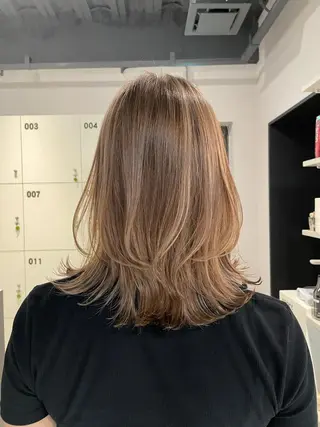 ミディアム カラー ブリーチ👩🦳/ ✂︎MANAMIのヘアスタイル