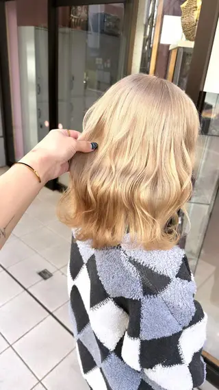 セミロング カラー 町田ブリーチ特化 MANATOのヘアスタイル