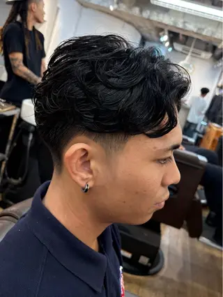 ショート パーマ メンズ 阿部 春道のヘアスタイル