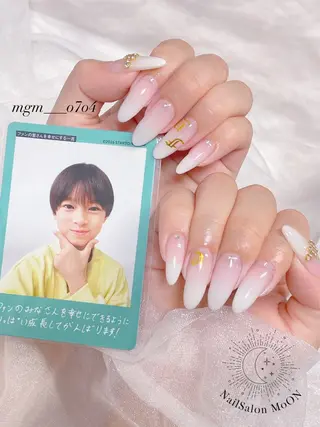 MoON...❤︎ MeGuのネイルデザイン