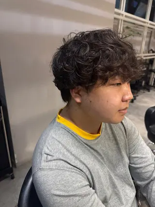 ミディアム パーマ メンズ 似合う髪型見つけます AYAKAのヘアスタイル