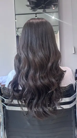 ロング カラー 海老名駅🫧トレンド カラー🫧橋本小雪のヘアスタイル
