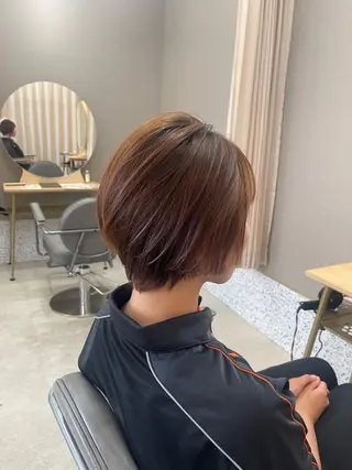 ショート ✨透明感カラー✨ 🌈艶カラー🌈のヘアスタイル