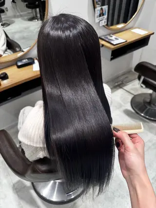 ロング ナチュラルうる艶 カラーミル🌙のヘアスタイル