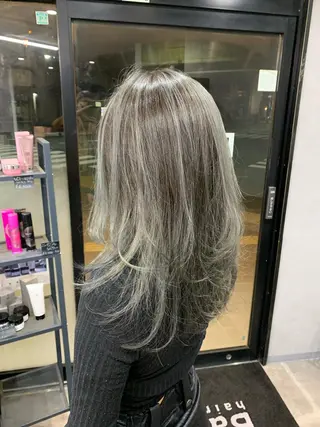 セミロング カラー 菊地 旬のヘアスタイル