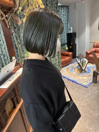 ミディアム カラー ravens デザインカラーのヘアスタイル