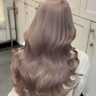 ロング コスギ ユカナのヘアスタイル