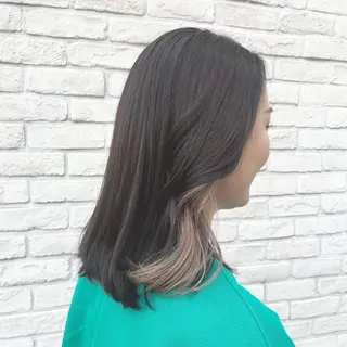 ショート ハイトーンカラー シールエクステのヘアスタイル