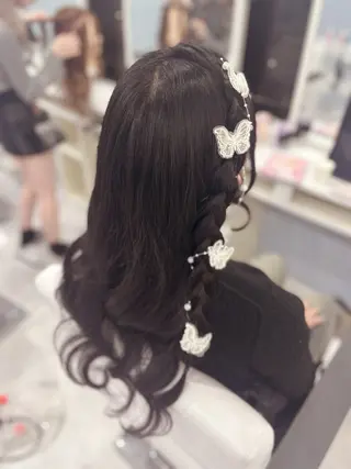 ロング ヘアアレンジ 岡本 葵朱花のヘアスタイル