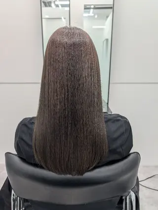 ロング 艶髪/オリーブ系/ 肌が綺麗に見えるお色のヘアスタイル