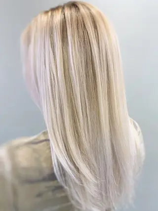 セミロング WHALE hair × beautyのヘアスタイル