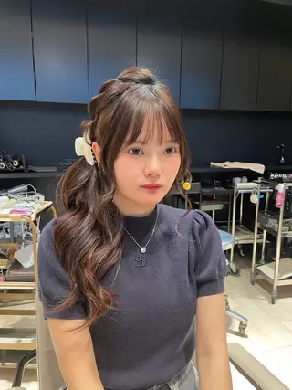 ヘアアレンジ umi/レイヤー カット/透明感カラーのヘアスタイル