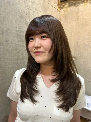ロング 松下 優莉のヘアスタイル