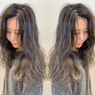 ロング カラー ヘアアレンジ 白髪ぼかしハイライト 茗荷谷駅徒歩2分のヘアスタイル