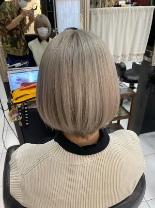 ショート カラー グレージュ達人/赤み 消し/ブリーチ/岩崎のヘアスタイル