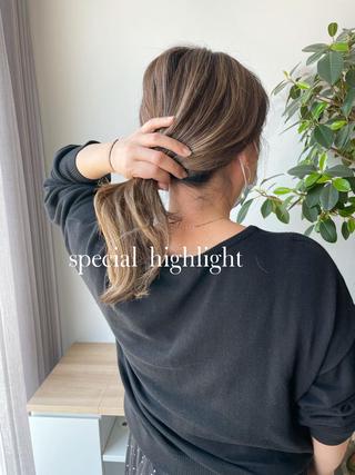 セミロング 岸川 恭子のヘアスタイル