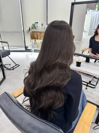 ロング カラー 赤み無し柔らかカラー 【梅田】madokaのヘアスタイル