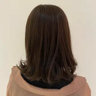 ミディアム カラー ベージュカラー🐑 レイヤー🤎塚原優芽のヘアスタイル