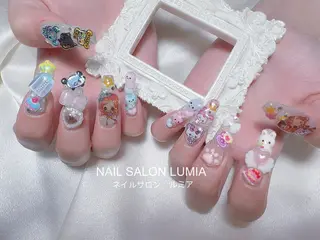 ネイル ネイルサロン ルミア Lumia 店長施術のネイルデザイン