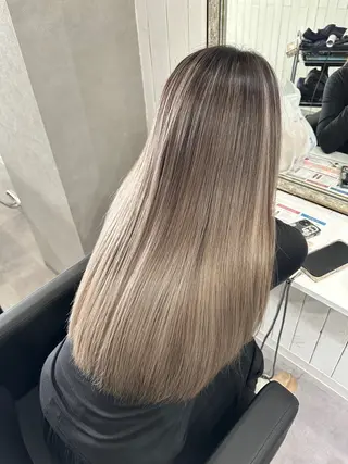 ロング カラー ハイトーン belle ナホのヘアスタイル