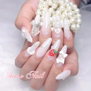 ネイル Queening 🦋のネイルデザイン