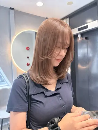 セミロング カラー SAKURA🫧 やわらかいハイトーンのヘアスタイル