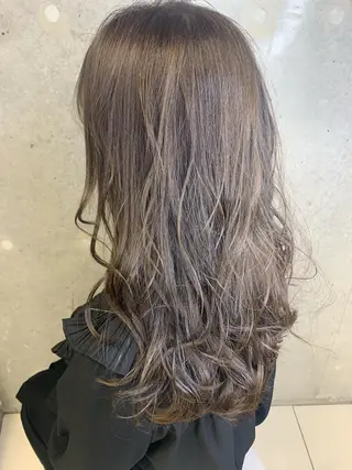 ロング 梅本 有希のヘアスタイル