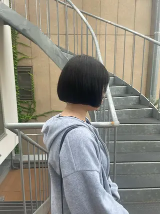 ショート カラー 松井 悠希のヘアスタイル