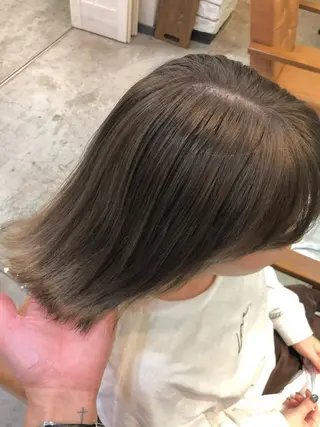 ショート カラー 才門 真菜のヘアスタイル