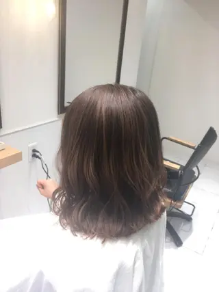 ミディアム 神田 菜々子のヘアスタイル