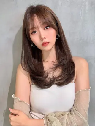 ロング カラー 淺井 咲那のヘアスタイル