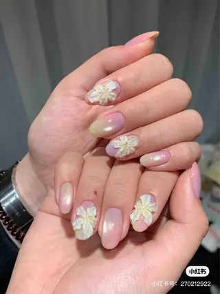ネイル Luna Gladeのネイルデザイン