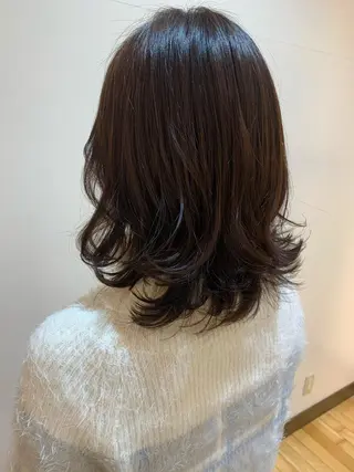 ミディアム カラー 齊藤 衣梨佳のヘアスタイル