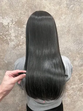 ロング 吉本 空のヘアスタイル