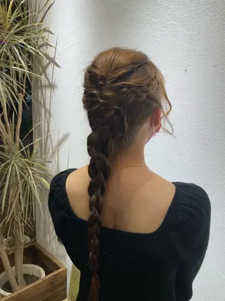 ロング ヘアアレンジ 成沢 モニカのヘアスタイル